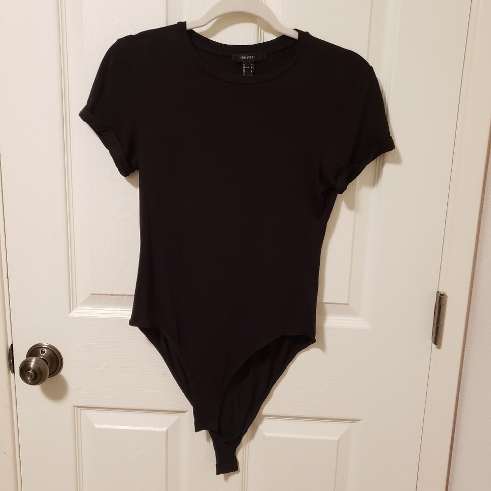 Short sleeve body suit